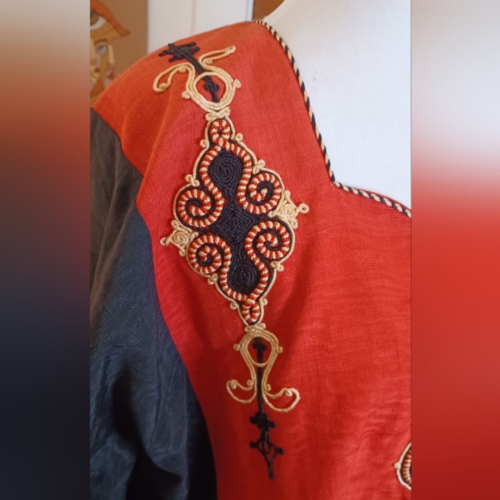 Crazy cool, well-made vintage kaftan with graphic embroidery - Picture 5 of 7